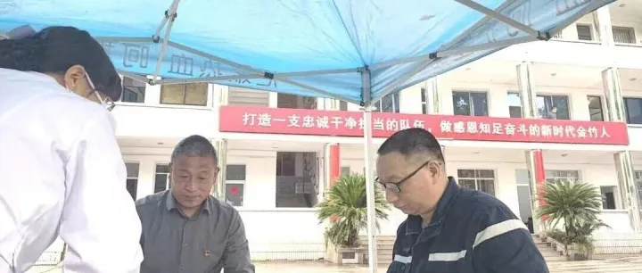 热血传温暖 责任显担当｜四川金竹纸业组织开展无偿献血公益活动