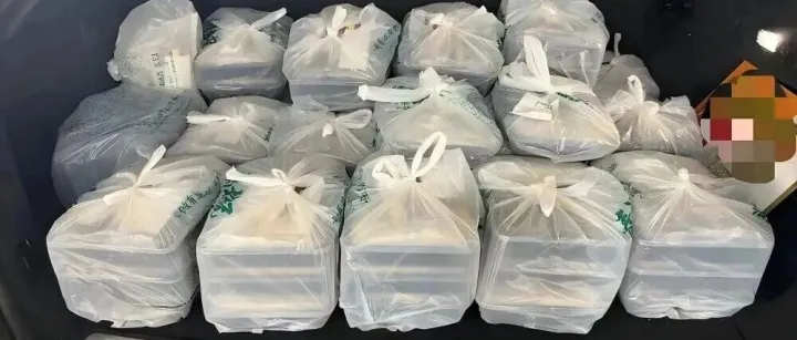 男子从内地偷运51公斤盒饭回澳门，被海关查获