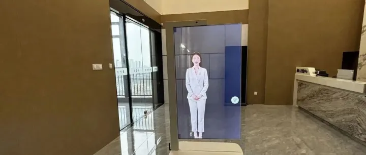 扬程数字人一体机“出海”：如何用一块屏幕，为国际业务装上智能引擎？