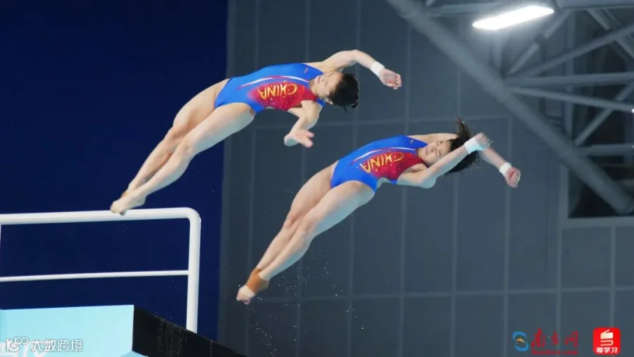 11月2日，十五运会跳水项目开赛首日。全红婵时隔五个月，再次出现在公开大赛中，并在伤痛未愈的情况下助力广东队取得女子团体金牌。