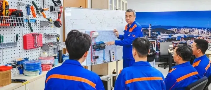 劳动者之歌丨厦门集装箱码头集团硬核实力 培养港口“金牌工匠”