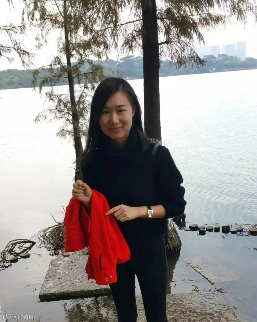 刘丽媛.jpg