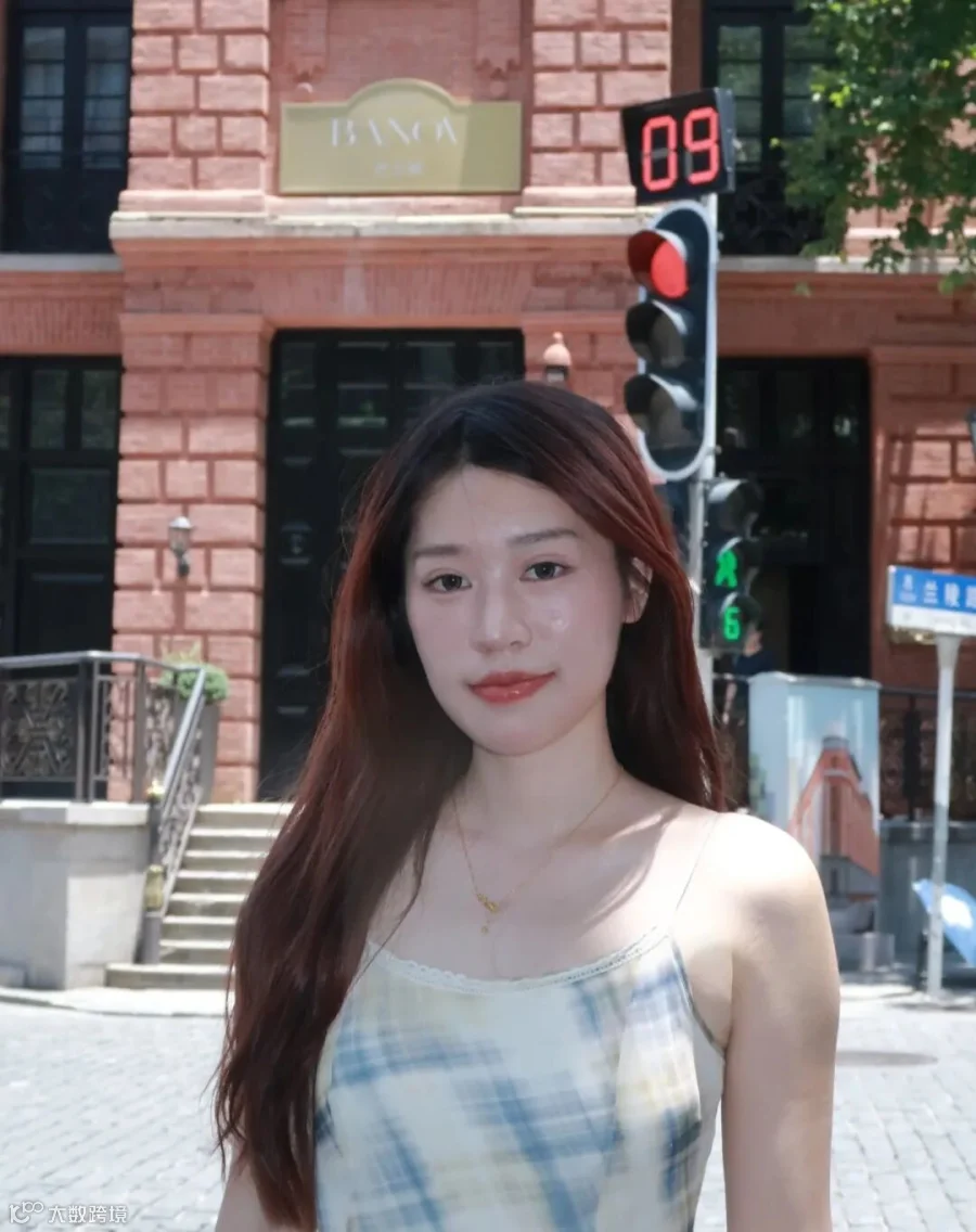 石沁.jpg