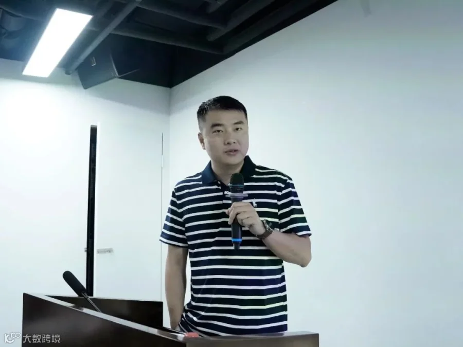 李旸.jpg