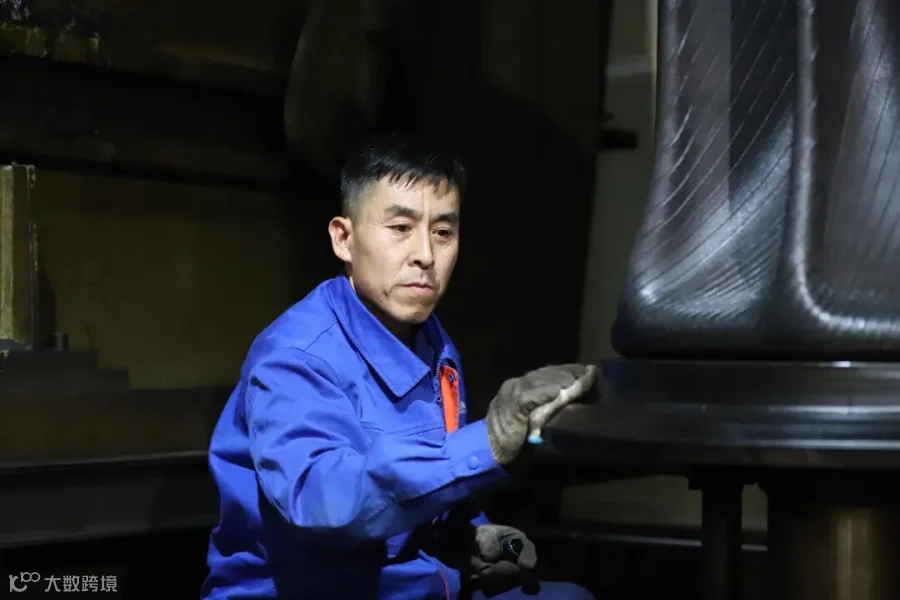 硫化车间 主手 倪振坤.JPG
