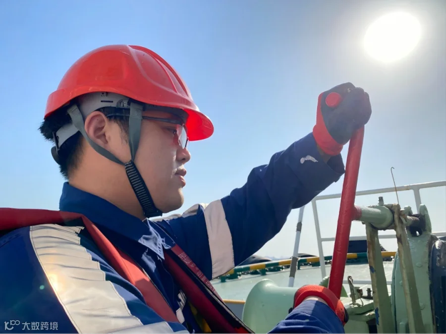 10.阳光下的专注 海润公司 陈军伟.png