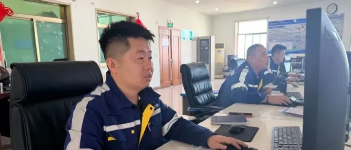 港口微光，劳动不凡 | 致敬每一位坚守海港的奋斗者