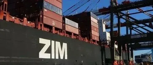 风暴眼｜45亿截胡、巨亏预警、跨界造船！航运业正迎来大变局