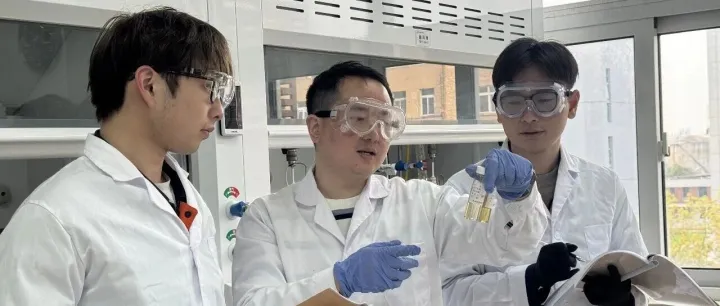 喜报！华谊树脂公司特种环氧树脂胶粘剂班组荣获2026年全国工人先锋号