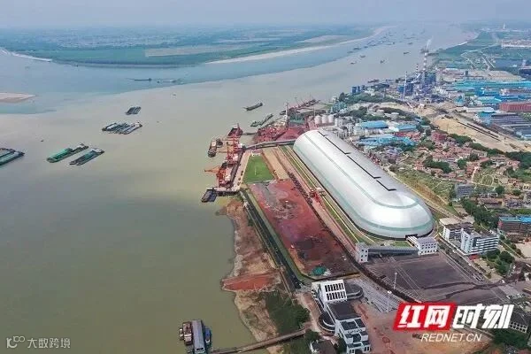 监理项目建成的城陵矶散货封闭料场.jpg