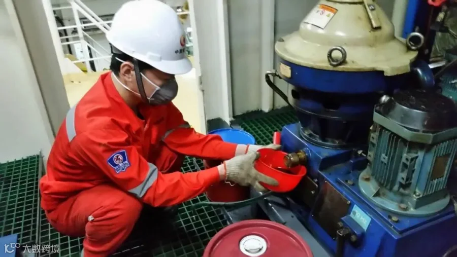 拆装日用海水泵管路3.jpg