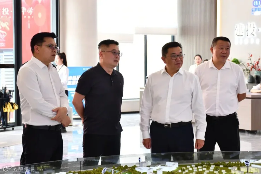 文山州委副书记、州长马忠俊调研建投·西华学府项目.jpg