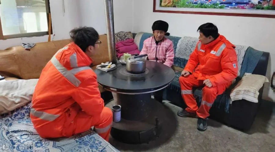 慰问抗美援朝老兵.jpg