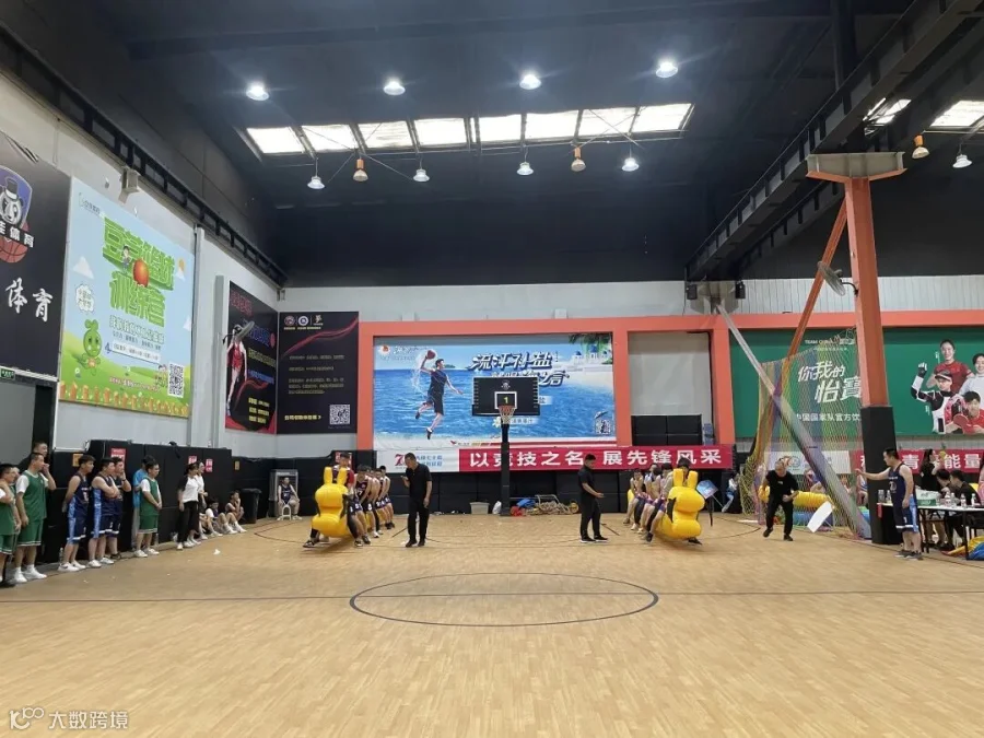 旱地龙舟.jpg