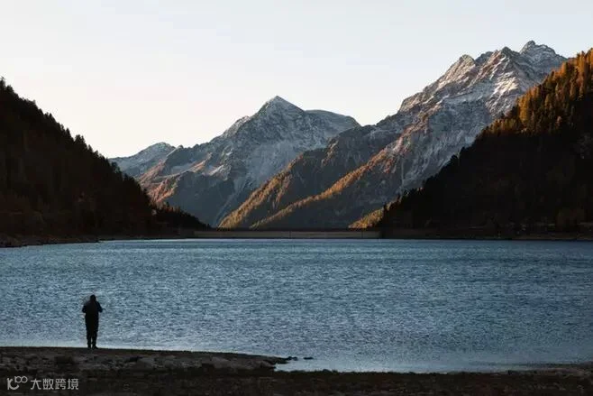 风景,自然,秋天,湖泊,福雷斯特,树,山,秋天,人,雪,阳光,渔民