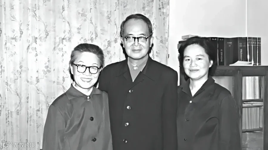 02_我们仨_1762162182582.png