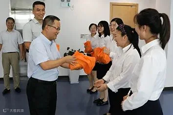 https://image.ipaiban.com/upload-ueditor-image-20211019-1634603185128043821.jpg