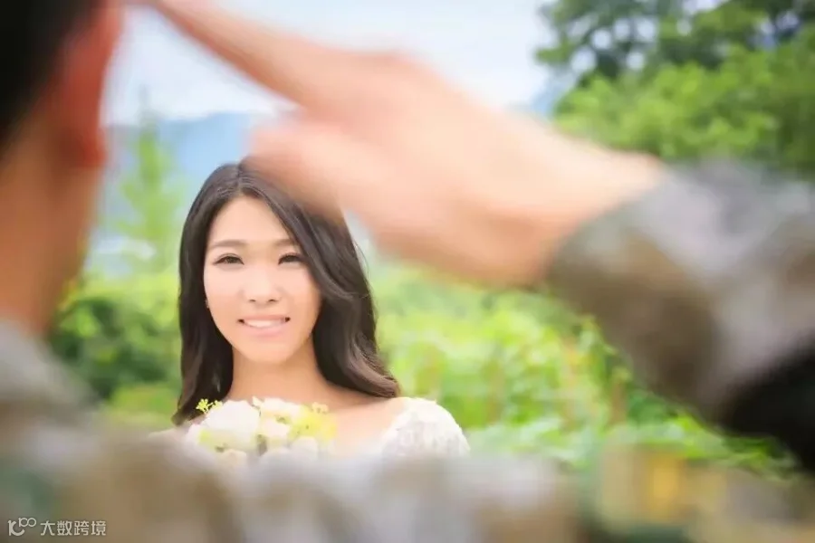 雷川的婚纱照.jpg