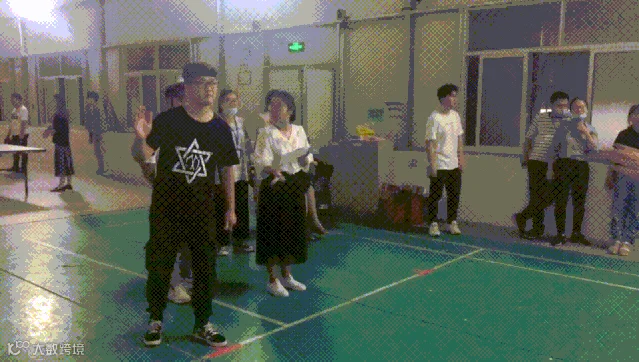 4eb1c75d835f3e7394d5411d699720fd 00_00_00-00_00_30.gif