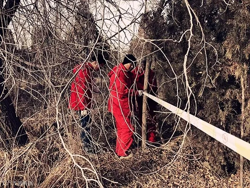 兰州作业区设置警戒线_副本.jpg