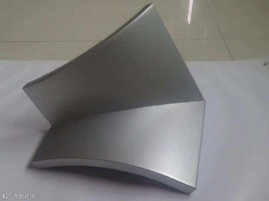 铝型材_RealPhoto-v3_x2_1280x878_2pass_MoreDetail-v3.png