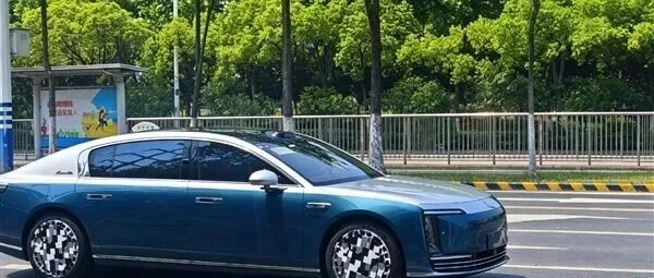 余承东称要卖到200万 尊界S800 Grand Design实车首曝