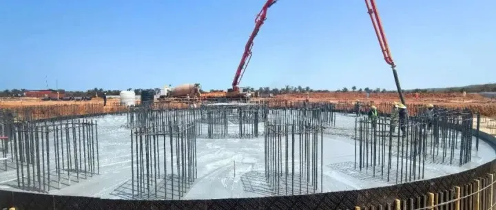 五矿二十三冶几内亚氧化铝项目Ⅱ标段首个沉降槽浇筑完成
