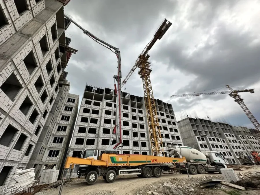 2025年5月2日 哈萨克斯坦阿拉木图 HB58V XS310 altyn city居民住宅区项目建设 (ok).jpg