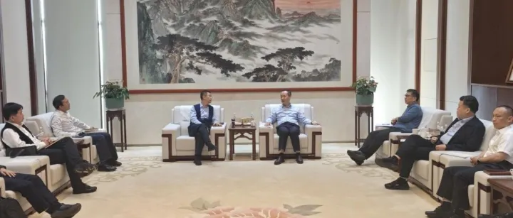 王卫中会见青岛市客人