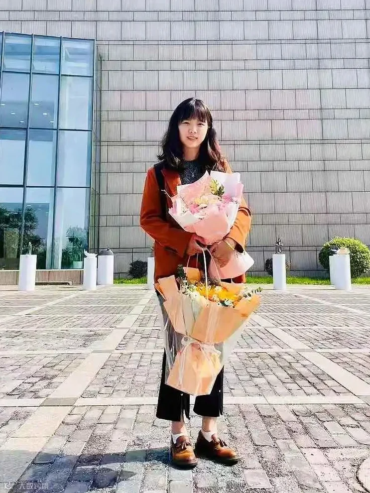 粟易安.jpg