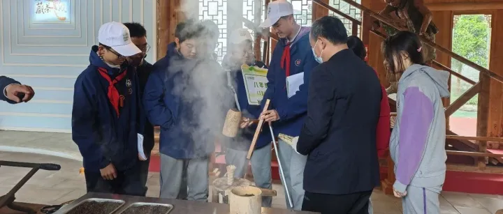 科普活动月 | 参观非遗工艺 •体验手工制茶