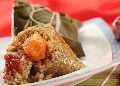 吃粽子.jpg