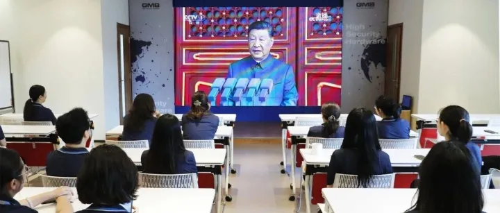 仟益爱国情炽   共阅盛世铁流