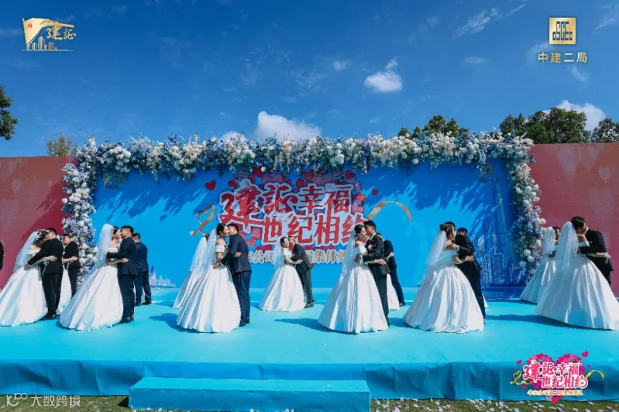 拥吻.jpg