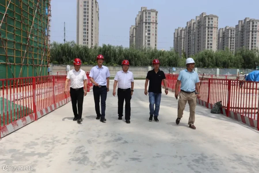 公司执行总经理陈海波一行到青岛和悦府项目调研指导工作.JPG