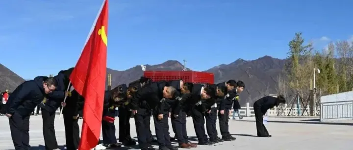 国网<em>昌都</em>供电公司举办清明公祭活动