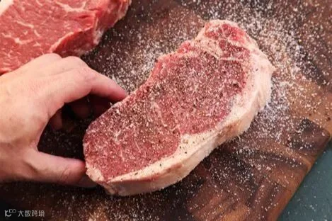 红酒配红肉,如何在家煎出一块好牛排?