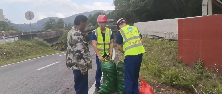 优质服务 | 暖心处置高速行人事件