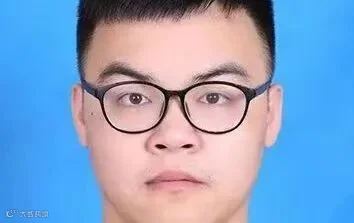 曾容鑫.jpg
