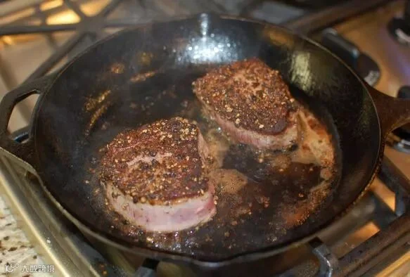 红酒配红肉,如何在家煎出一块好牛排?