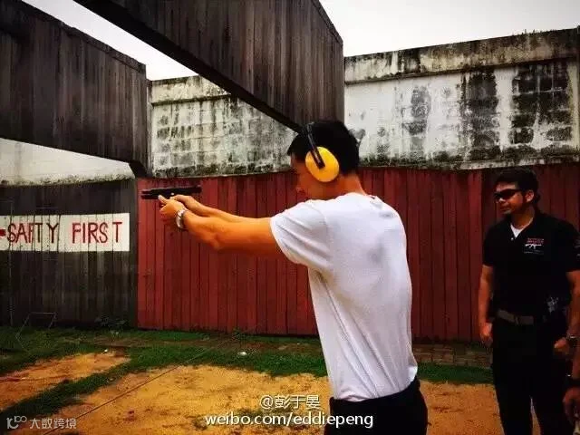 湄公河练枪.jpg