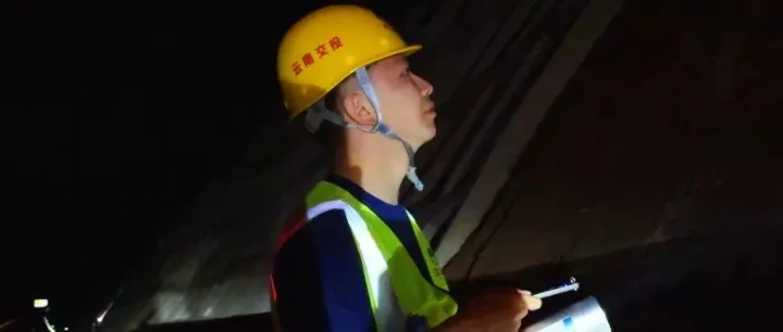 致敬青春，致敬奋斗！曲靖分公司团委祝广大青年朋友们五四青年节快乐！