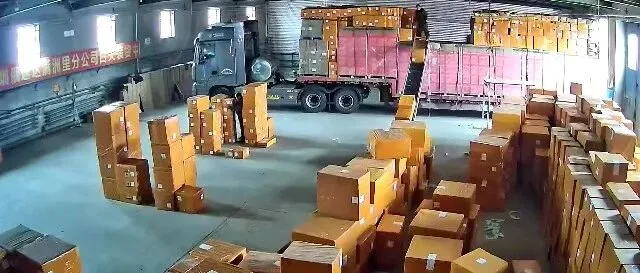 中俄物流的坑，堪比《人类悲欢并不相通》！深圳俄速达白关双仓帮你避雷