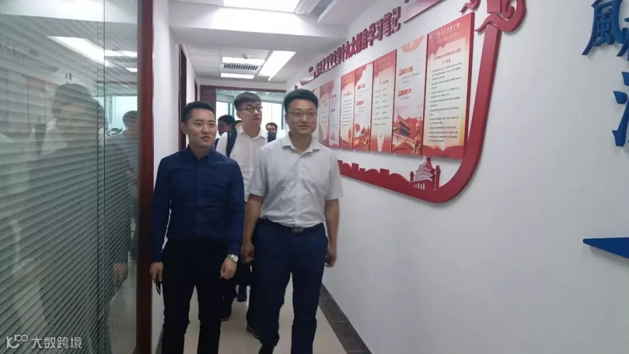 https://image.ipaiban.com/upload-ueditor-image-20180523-1527067952218049192.jpg