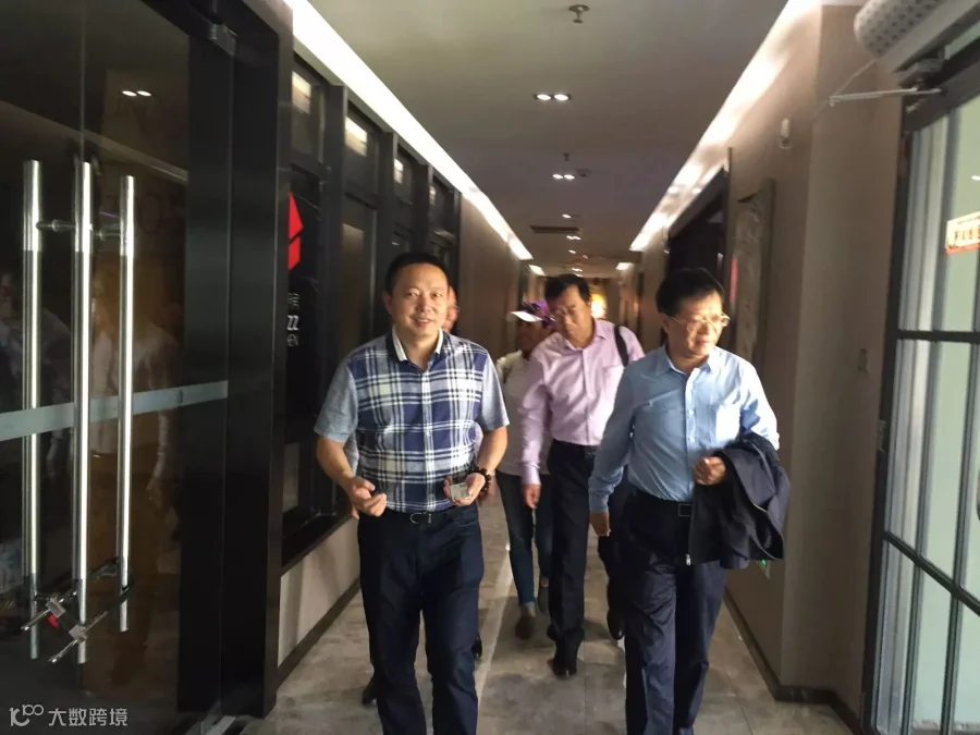 https://image.ipaiban.com/upload-ueditor-image-20171023-1508724227608011469.jpg
