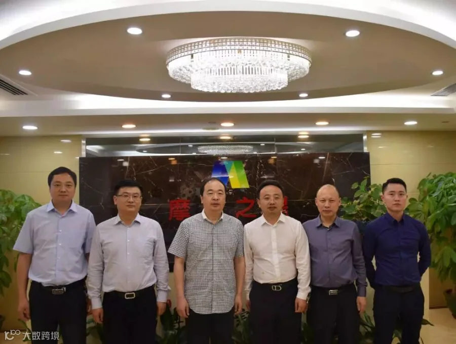 https://image.ipaiban.com/upload-ueditor-image-20180426-1524708796635066465.jpg