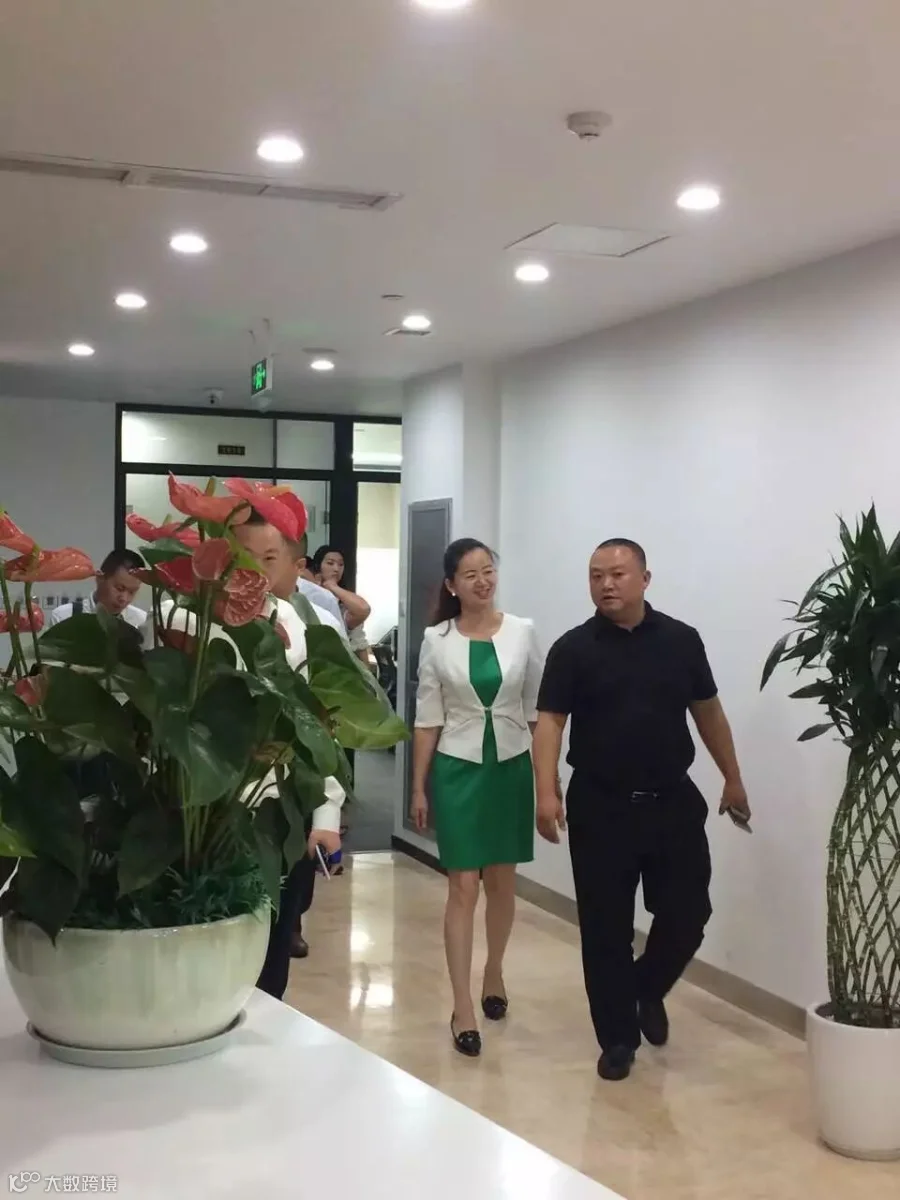 http://7xo6kd.com1.z0.glb.clouddn.com/upload-ueditor-image-20170707-1499408915287038144.jpg
