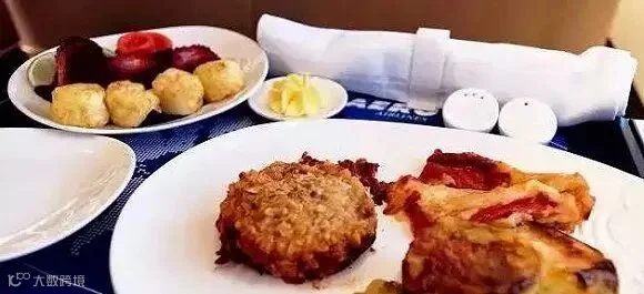 俄罗斯洲际航空应有尽有的空中大餐