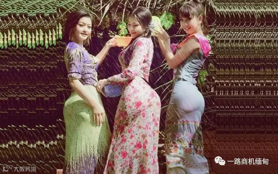 640 (一带一路商机缅甸泼水美女).jpg