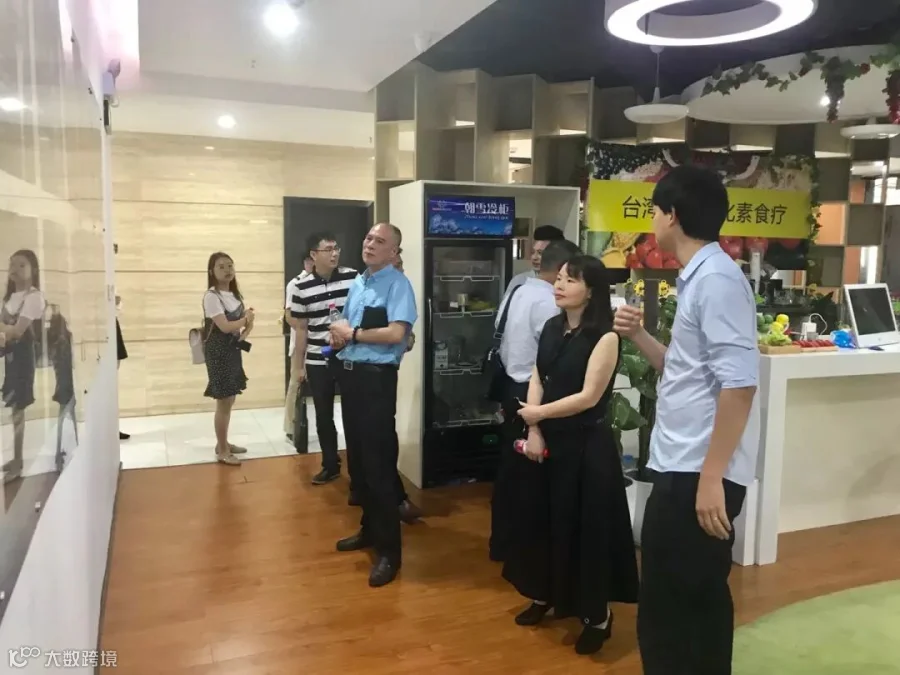 https://image.ipaiban.com/upload-ueditor-image-20180519-1526718351739099405.jpg